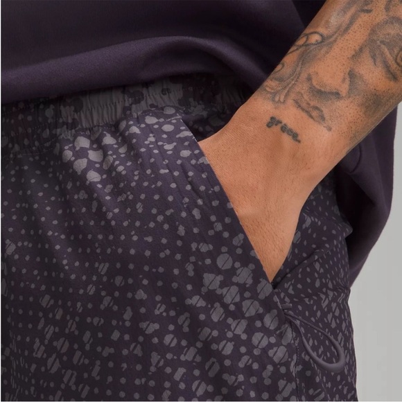 NWT Lululemon Convertible Pants Men’s Team Canada Olympic Limited Edition - Picture 4 of 9